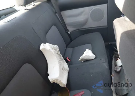 2004 Volkswagen New Beetle Gl from USA, damaged, VIN 3VWBK31C94M421762